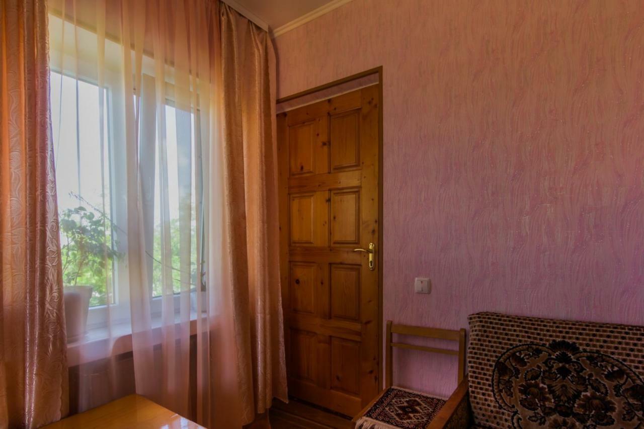 Rooms With Fortetsya View Kamianets-Podilskyi Exterior photo